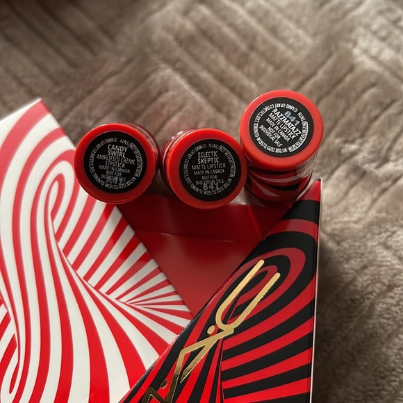 MAC tiny tricks mini lipstick trio: red - Picture 5 of 5